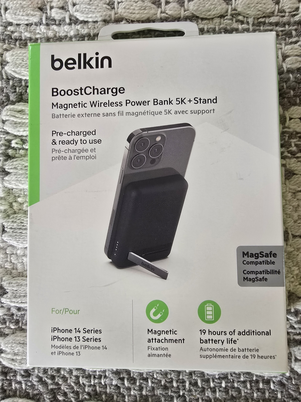 belkin BoostCharge Magnetic Wireless Power Bank 5K + Stand - Black